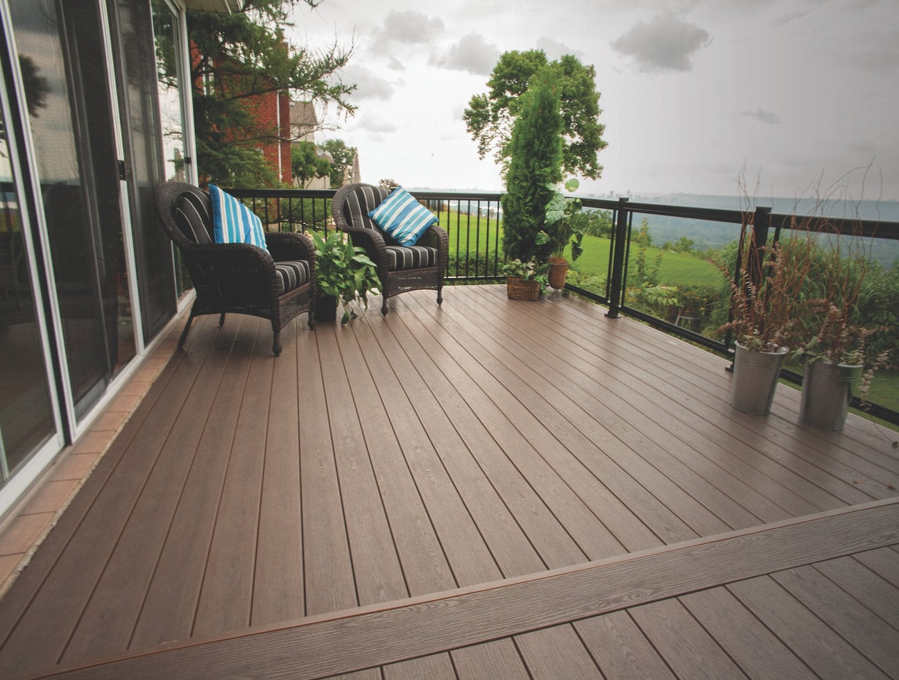 Composite & PVC Decking and Composite Fencing